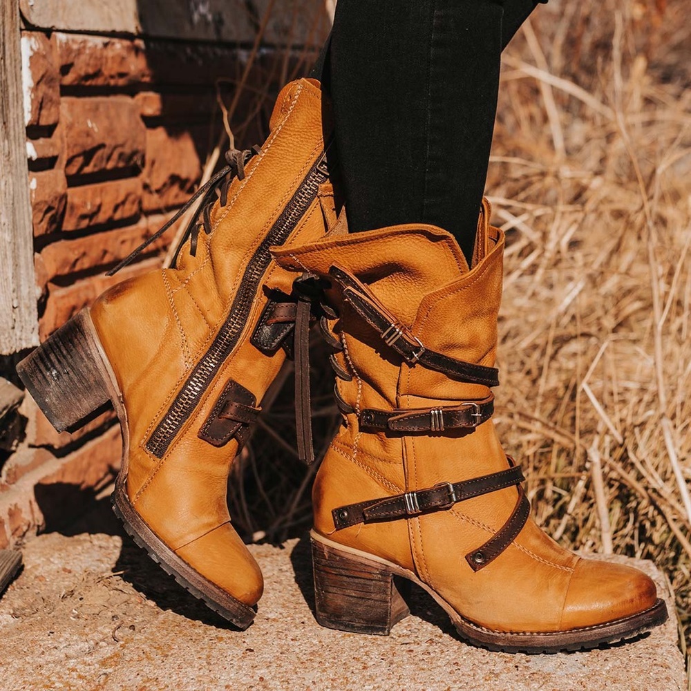 Freebird Tan Cora size 9